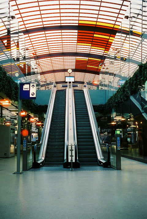 Leica M6 TTL + 28mm 2.0 Summicron + SF20